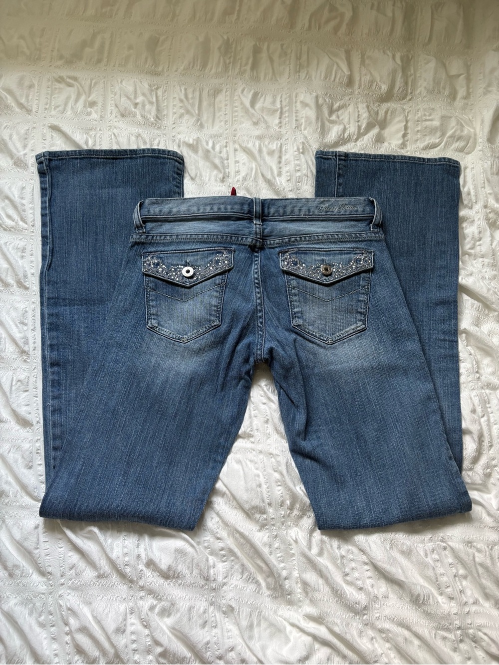 Guess Women’s Y2k light wash Embellished Back Pocket Jeans